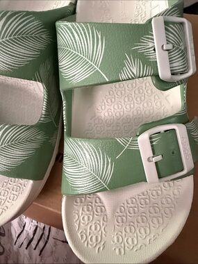 NWT Gravity Defyer UPBOV 2.1 Women's Therapeutic Sandals - White/Green